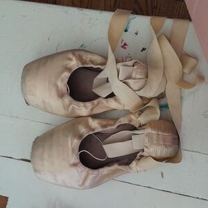 Used Pointe Shoes